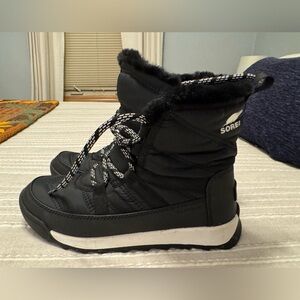 Sorry Whitney II short waterproof boots. Worn less than 5 times. Great condition